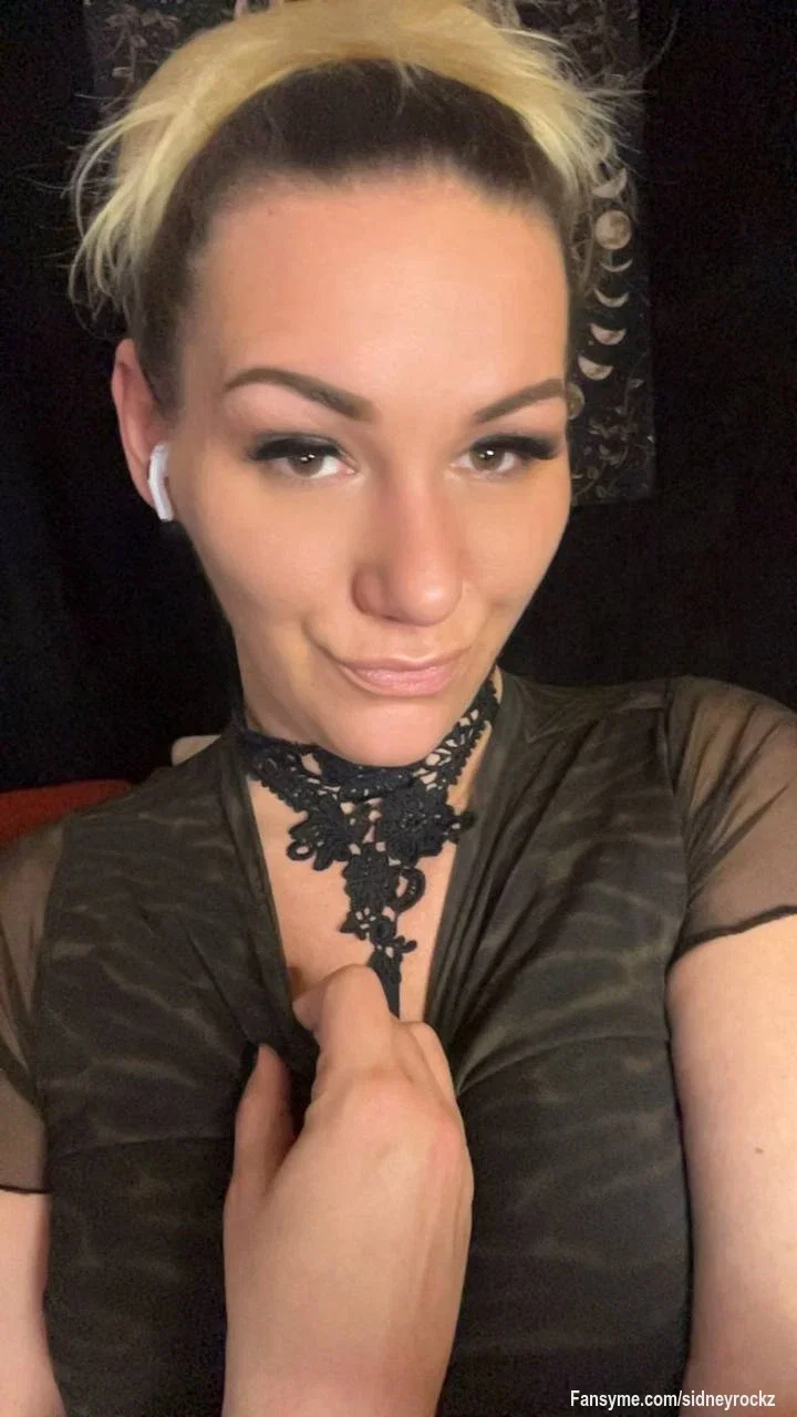 😏🔥 Komm näher und genieße den Moment – ganz ohne Eile.

😏🔥 Come closer and enjoy the moment—no rush.

#tease #soft #preview #free #sensual #foryou