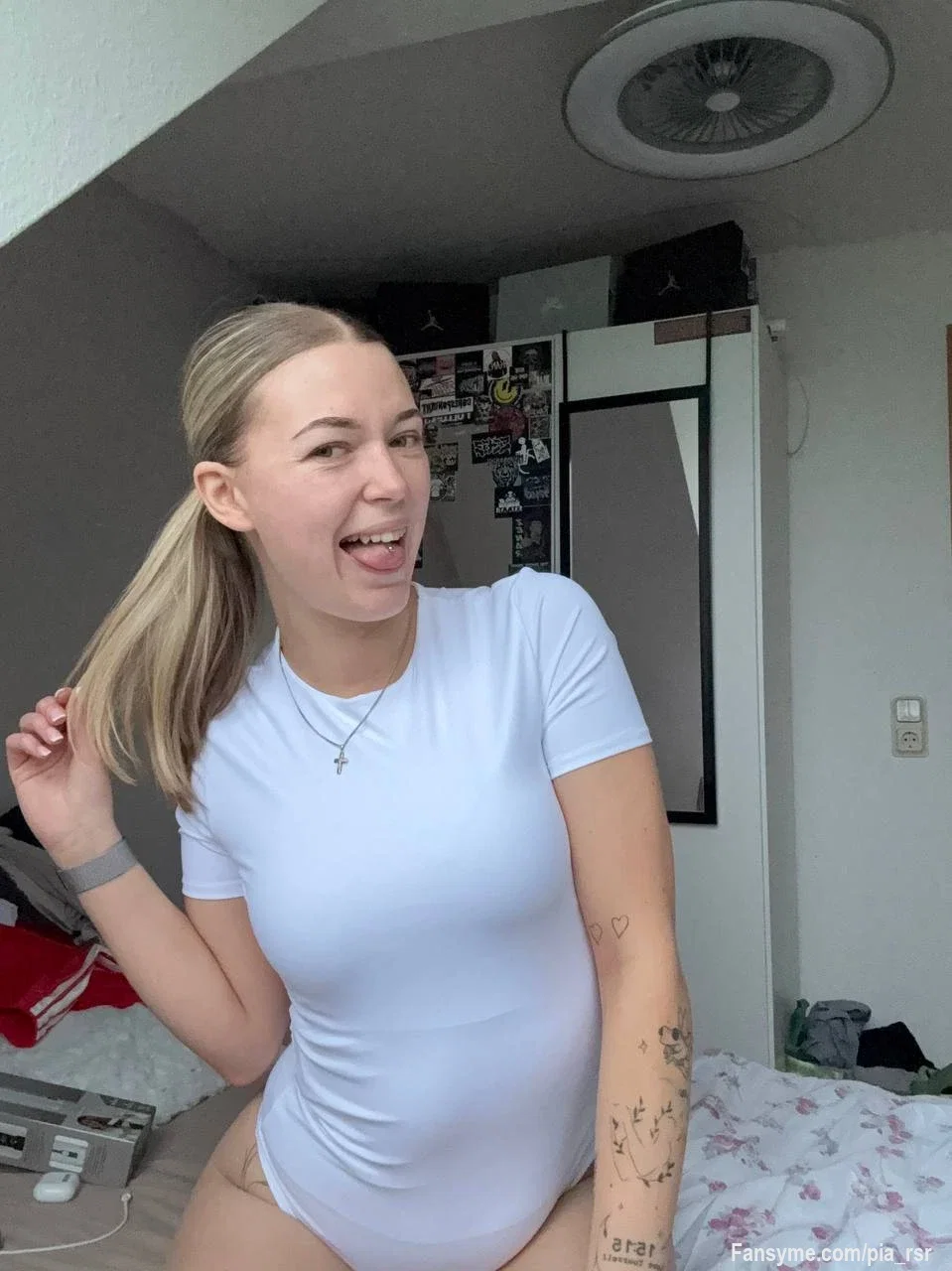 Sexy Pose , Weißer Body - … meine Gedanken sind alles andere als unschuldig 😇💦

Wenn du Bock auf heißen Dirtytalk hast dann bist du bei mir genau richtig 😈🔥