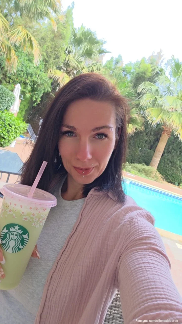 Guten Morgen mein Süßer, ich teste heute mal Matcha, soll ja gesund sein und lecker, vorallem soll es wach machen. 

Fällt dir denn was ein was mich wach machen würde??

#milf
#bigboobs
#hotwife
#girlfriendexperience