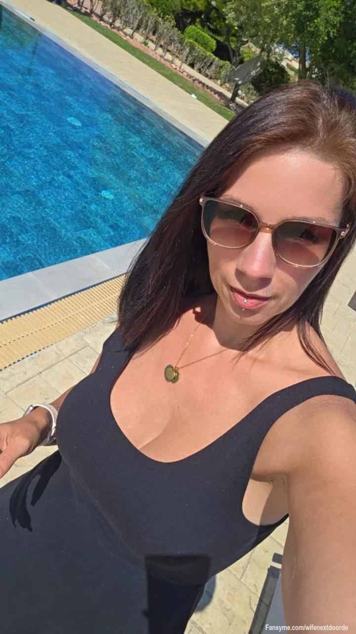 Ich bin so unfassbar geil heute? 

Ich glaube es sollte Pficksten heißen.

Was machst du am Pfingst Wochenende?? 

#milf
#bigboobs
#hotwife
#girlfriendexperience