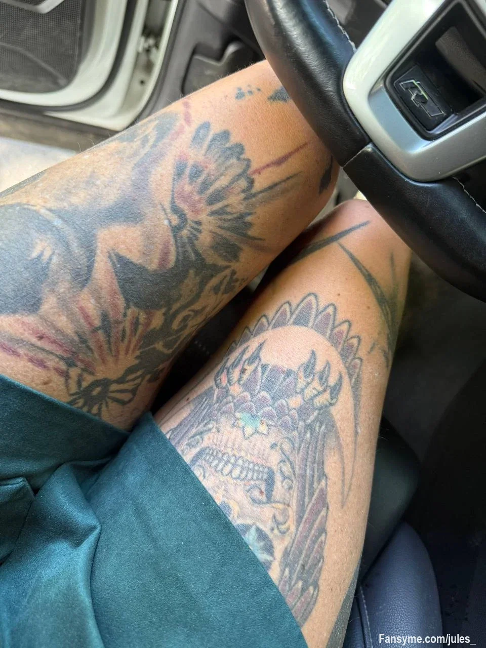 Diese Beine haben heute schon für jede Menge Gedanken gesorgt... 😏🔥 Aber das Beste daran sieht man auf diesem Bild noch gar nicht. 👀🖤

Das Zeige ich dir gern privat - schreib mir 🤤😈