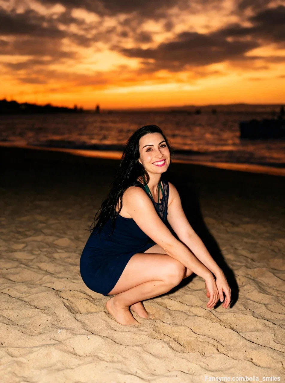Manchmal braucht es nicht viel… 🌅😌

Ein warmer Sommerabend, Sand unter den Füßen und dieses Gefühl, einfach im Moment zu sein. 🌊💋

Ich glaube, genau deshalb liebe ich die Ostsee so sehr.

Und irgendwie finde ich, dass die schönsten Bilder immer dann entstehen, wenn man einfach glücklich ist. ☀️✨

#ostsee #beach #sunset #summer #goldenhour #strand #urlaub #travel #goodvibes #sunshine #lifestyle #german #deutsch #fyp #explorepage #poland #polen