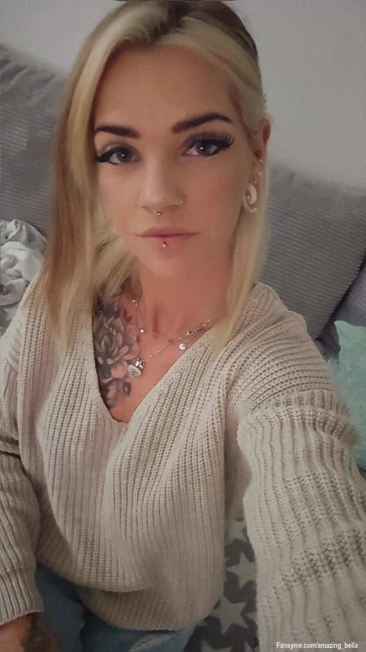 Hallo mein Süßer 💋😘
Was für Phantasien hast du denn so? Erzähl sie mir in einem 🔥 Chat.

#wet #ass #pussy #tattoo #tits #german #geil #fansfollowme #milf