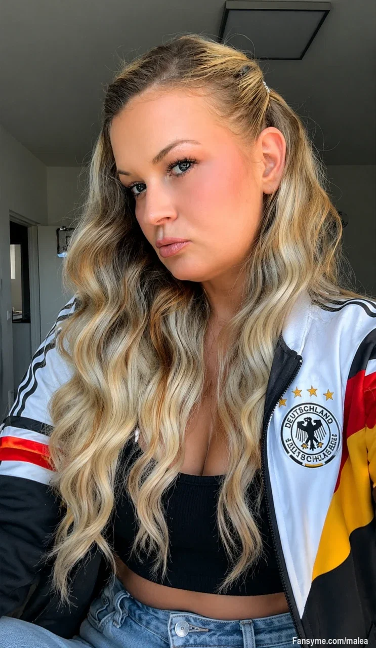 🔥 WM-SPECIAL FÜR ABONNENTEN 🔥

Das nächste Deutschland-Spiel kommt näher! ⚽🇩🇪

📩 Ergebnis tippen
🎁 Überraschungen gewinnen
🎡 Glücksrad-Drehungen freischalten
🏆 Exklusives Gewinnspiel

Nur aktive Abonnenten, die mir vor Anpfiff ihren Tipp schicken, können teilnehmen.

Bist du dabei? 😘🇩🇪⚽
