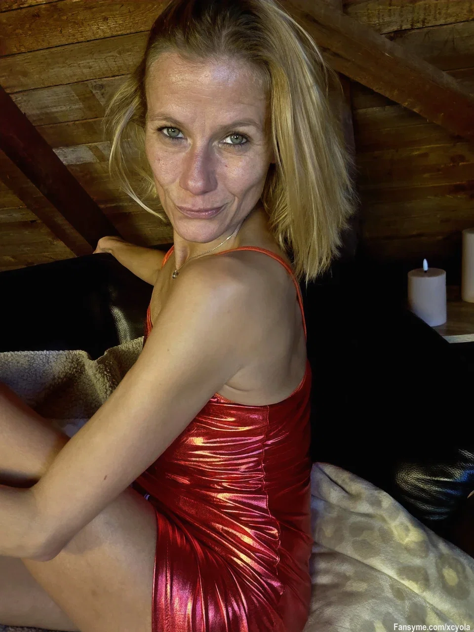 🥰Wie findest du mein Kleid?
Ich bin immer ein wenig skeptisch bei der Farbe rot. 💞Vielleicht magst du mir ja verraten, welche Schuhe ich dazu tragen kann. Ich warte auf deine Nachricht. 💌
#german #milf #blond #naturbody #beine #füße #feet #nylon #nahaufnahmen #wet #livestream #solo #dessous #teasing #natural #toyplay #hot #sexy #milflive #authentic #nofilter #sensual #milfmagic
