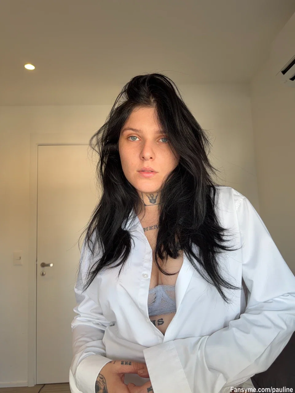 Ich bin Pauline, ein FansyMe Model aus Brasilien, und ich liebe es, meine natürliche Seite mit dir zu teilen. Meine Tattoos, mein brasilianisches Temperament und meine feminine Ausstrahlung machen meinen Stil besonders: authentisch, selbstbewusst und nahbar.

Auf meinem FansyMe Profil findest du ästhetische Bilder, persönliche Momente und natürliche Creator-Vibes ohne künstliche Fassade. Ich zeige dir meine Welt zwischen brasilianischer Lebensfreude, Tattoo-Liebe, Beauty, Lifestyle und kleinen Einblicken in meinen Alltag. Für mich geht es nicht nur um schöne Bilder, sondern um Persönlichkeit, Ausstrahlung und echte Verbindung.

Wenn du brasilianische Models, Tattoo Models und natürliche Schönheiten magst, freue ich mich, wenn du mein Profil entdeckst. Ich möchte dir zeigen, dass Natürlichkeit, Stil und Selbstbewusstsein perfekt zusammenpassen können.

Begleite mich auf FansyMe und lerne Pauline kennen: eine brasilianische Creatorin mit Tattoos, Charme und echter Persönlichkeit. Hier findest du hochwertige Posts, warme Ausstrahlung und einen Look, der im Kopf bleibt.

#FansyMe #FansyMeCreator #Pauline #BrazilianBeauty #TattooModel #NaturalBeauty #CreatorSpotlight #ContentCreator #ModelVibes #BrazilVibes