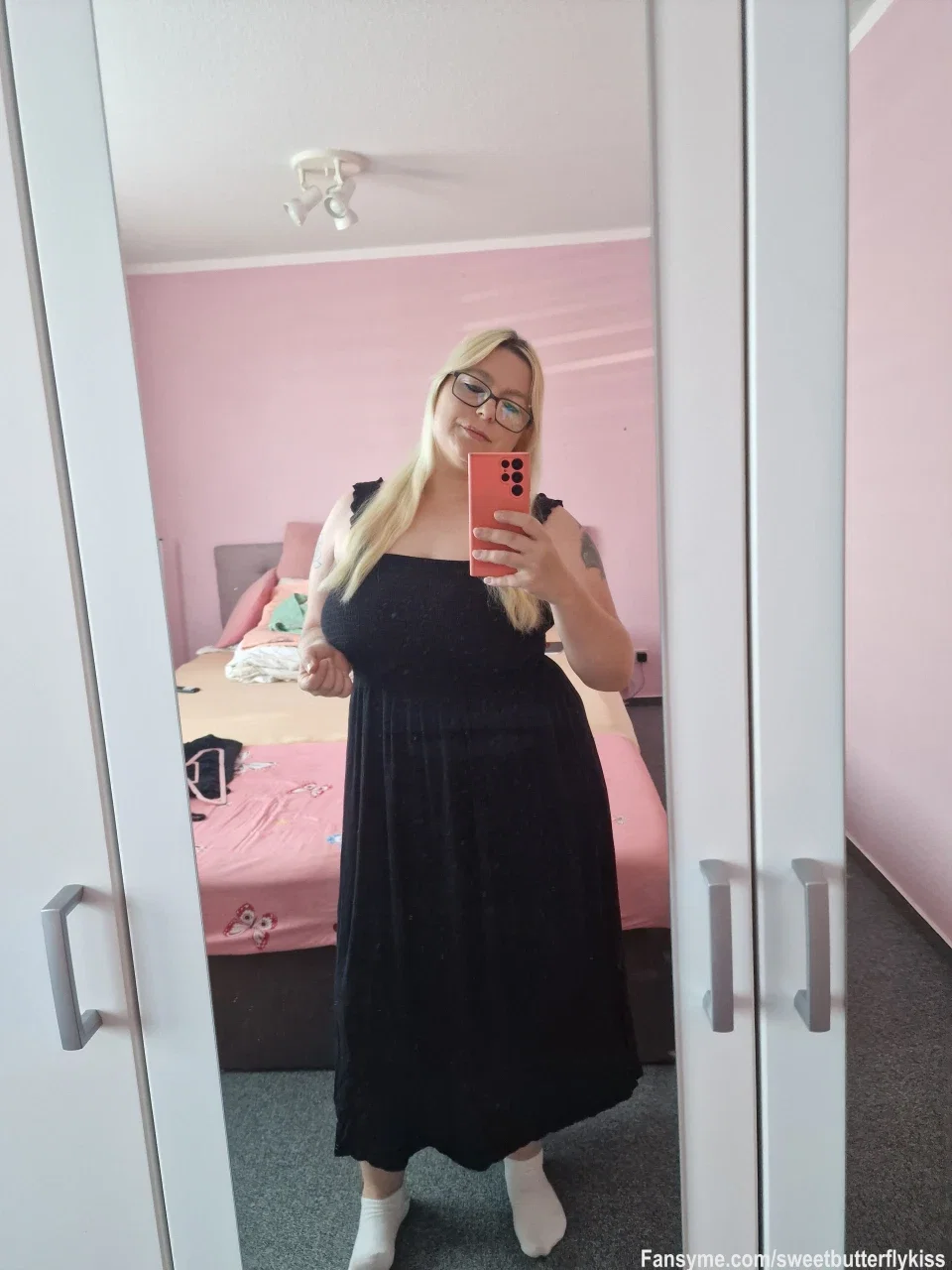💗 wünsche euch einen schönen Start in die Woche 🍀 
Um 15uhr gibt's wieder was heißes für meine Abonnenten 🌹❤️