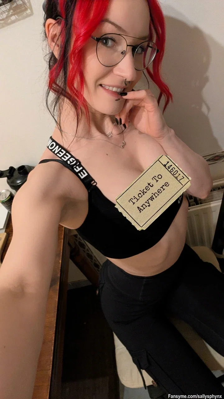 Du weißt wo du die unzensierten Bilder findest 😘

You know where to find the uncensored pictures 😘