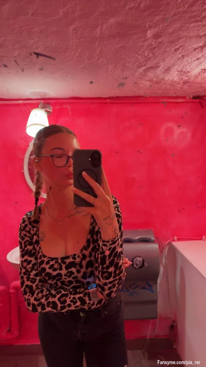 Ein kleiner Schnappschuss von mir 😜

Ich war eben sehr spontan und unanständig  🍆💦😈

Wie Spontan bist du?🥵😏