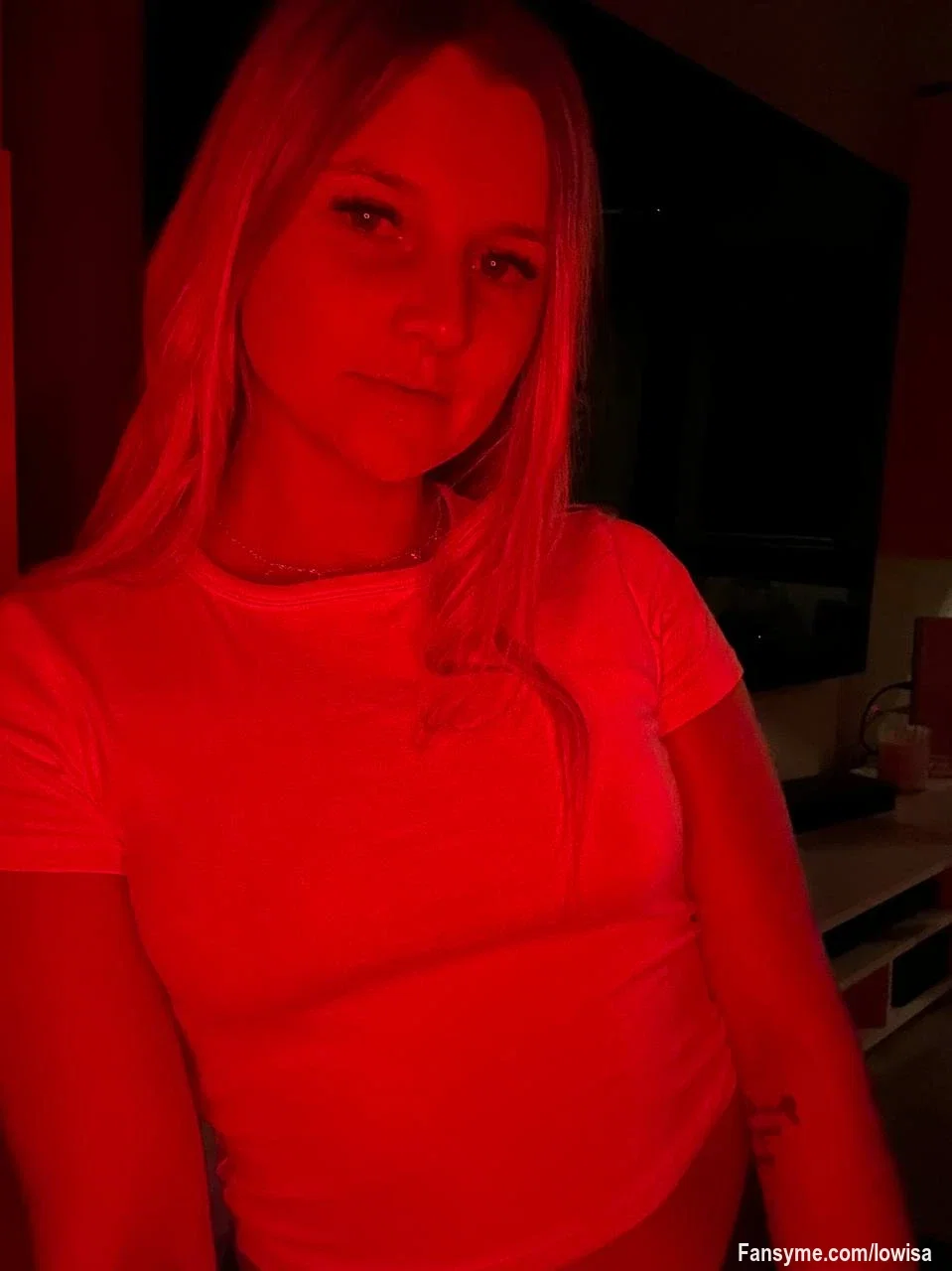 Manche nennen es Stimmung.

Ich nenne es die perfekte Gelegenheit, deine Fantasie ein bisschen arbeiten zu lassen. 😈

Lust auf einen verführerischen Abend ?🥵😈