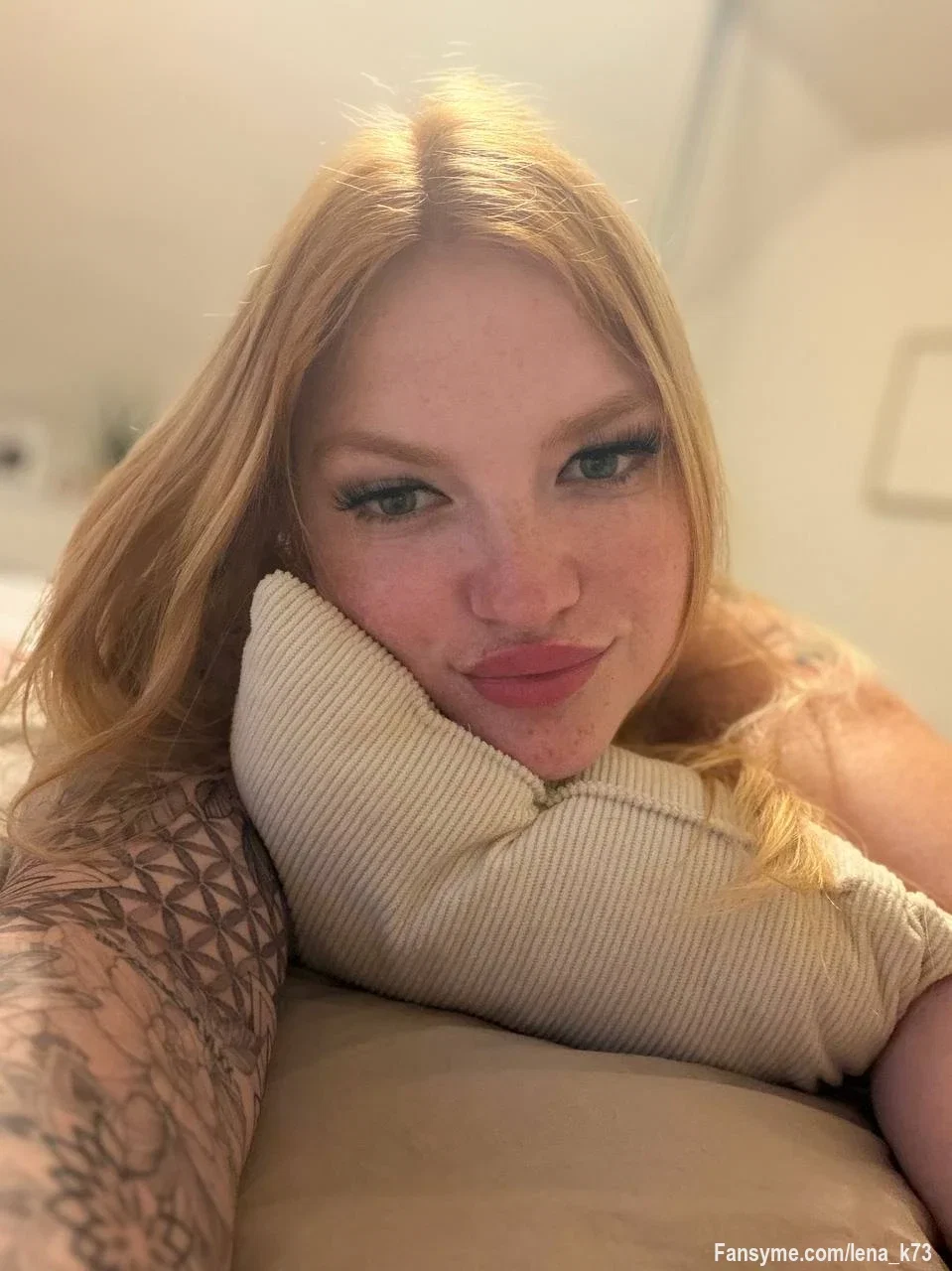 Kuscheliger Abend? Vielleicht... 😉

Ich halte mich hier lieber etwas zurück...
Auf meiner exklusiven Seite muss ich das zum Glück nicht. 😈