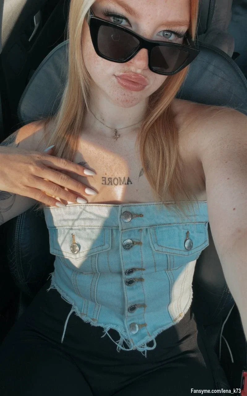 Sonnenbrille auf, unschuldiger Blick... als würde ich nichts aushecken. 😇

Wer weiß, was nach der Autofahrt noch passiert ist?

Den Rest gibt's nur für die, die wirklich mehr sehen wollen. 🖤 😏