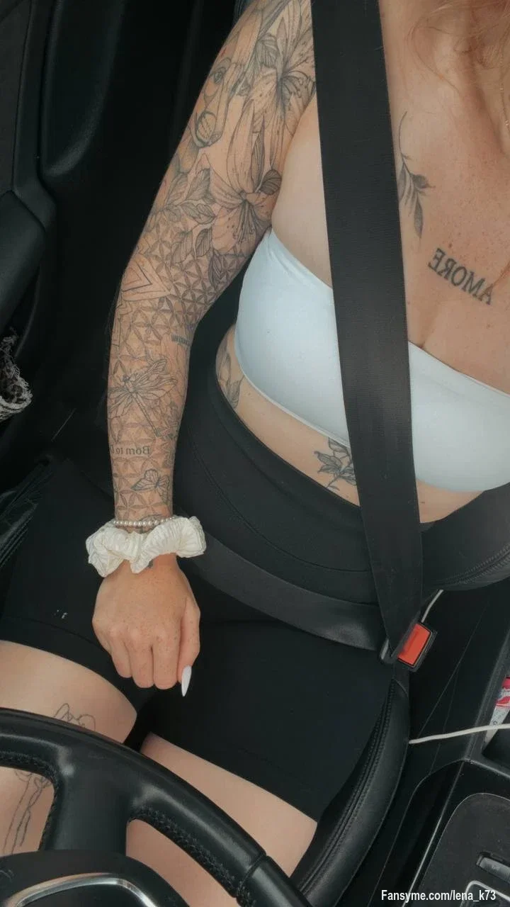Nur kurz unterwegs... und trotzdem wieder für ein paar Gedanken verantwortlich. 😉

Was nach dieser Autofahrt passiert ist, kann ich hier leider nicht zeigen – aber dort, wo ich deutlich unanständiger sein kann. 🥵😈🔥