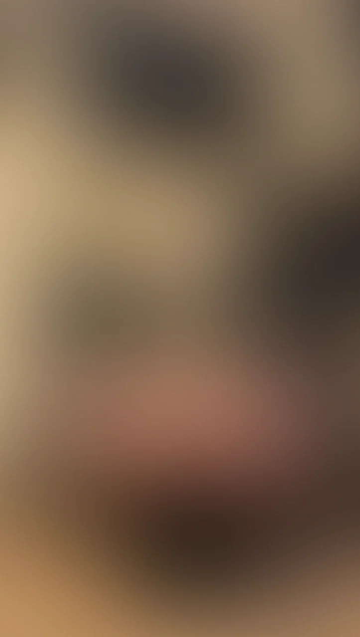 Willst du deine Zunge und dein Gesicht zwischen meine Pobacken stecken? Ich sehne mich danach, geleckt und gefickt zu werden 🥰