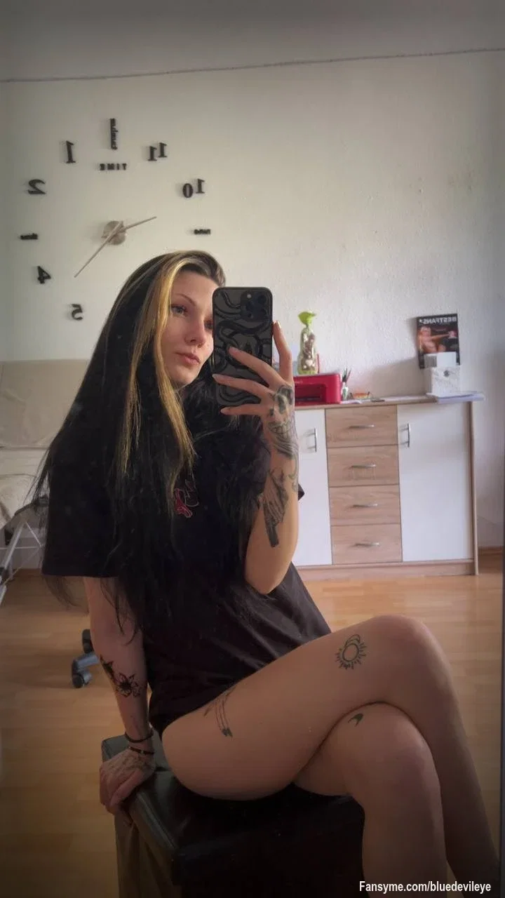 Halte deine Augen offen .... Ich lade gerade richtig heißen Stuff hoch 🥵🔥

Exklusiv nur auf meine Privaten Seiten 😏😘
