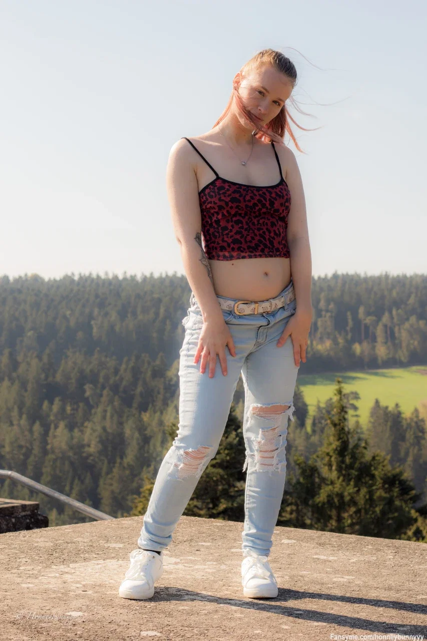Magst du mit mir Spazieren gehen? 😇
Would you like to go for a walk with me? 😇

Ein Abo erlaub dir alles zu sehen und kostenlos mit mir zu schreiben.
Wer mehr will muss mehr..😌Hart aber fair🔥
Einmal im Monat ein Besonderes Spezial und auf Meine Videos immer Fette Rabatte😌😉
A subscription allows you to see everything and write with me for free.
Those who want more must have more.. 😌Hard but fair🔥
Once a month a special special and on my videos always fat discounts😌😉

#sexy #ass #cutegirl #hot #horny #fansfollowme #german #sweet #spicyvibes #teen #teengirl #pregnant #schwanger