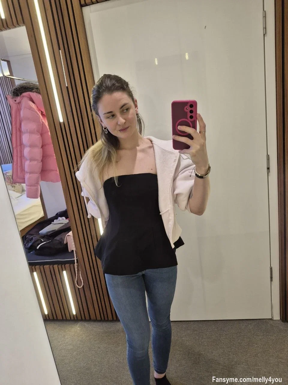 Curious about the sweet student everyone’s talking about? 👀 Follow @melly4you on FansyMe for playful exclusives & say hi! 💕#newcomerin #Fansyme #StudentLife#NewCreator