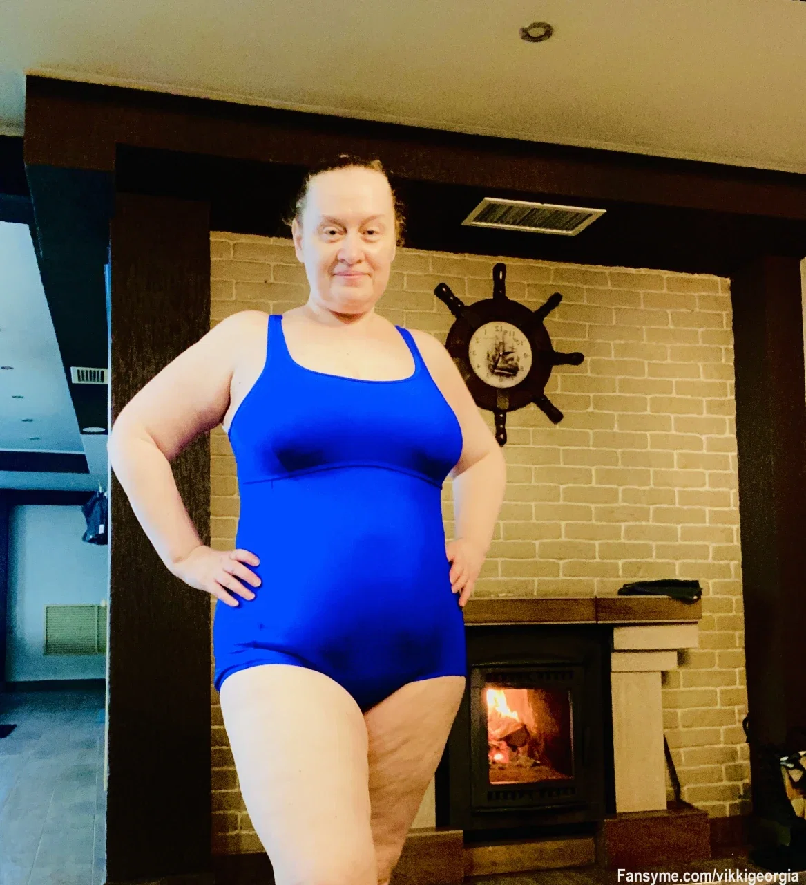 today we visited the sauna again, they have 3 different themed halls there: last time there was a tropical one with a hammam, today there is a marine one with a wood-fired steam room, and next time we will go to the bright one, it is also very atmospheric there (even a waterfall from the wall)
By the way I bought a new swimsuit 🩱