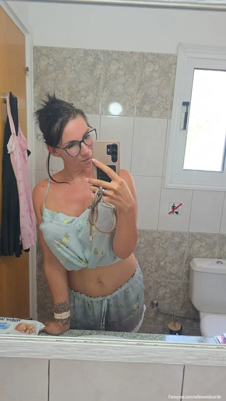 Birthday Morning Vibes mein Süßer...

Da ich heute schon einiges als Trinkgeld bekommen habe möchte ich euch auch was zurück geben!!! 

Ich kaufe davon ausschließlich geile Dessous oder ein geiles Toy, desto mehr es wird desto geiler wird was ich kaufe..  

Gefalle ich Dir denn mit 37 immer noch???

#milf
#bigboobs
#hotwife
#girlfriendexperience