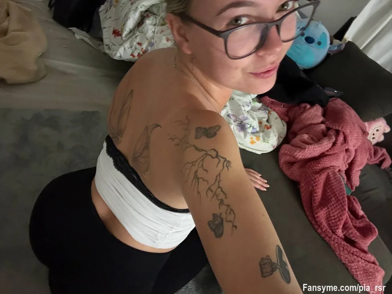 Ich weis du stehst auf diesen Blick 😏😈

Du weist wo du mehr von mir zusehen bekommst 😏😘

Klick rein - Ich freue mich von dir zu lesen 😏