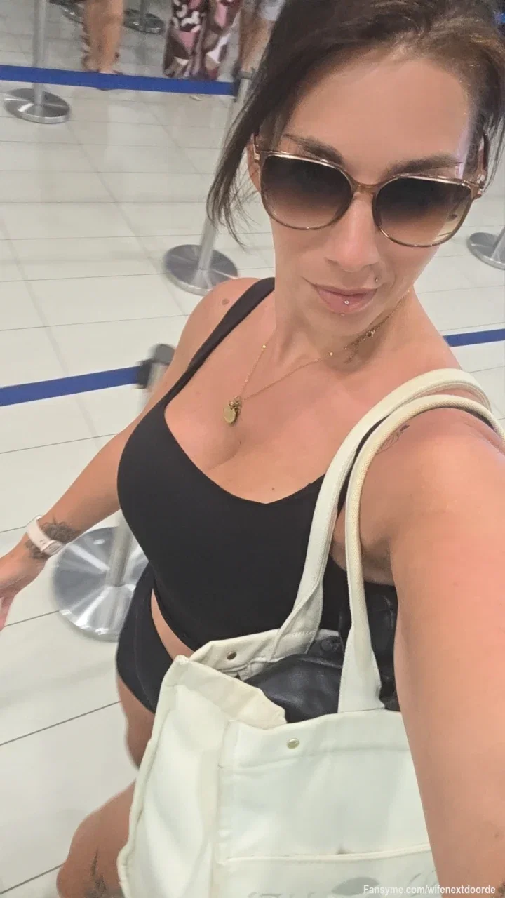 Hey Babe,

let's Fly to....???

Würdest du mich denn auch zu einem Kurztrip begleiten?? Und was würdest du die ganze Zeit mit mir anstellen???
#milf
#bigboobs
#hotwife
#girlfriendexperience