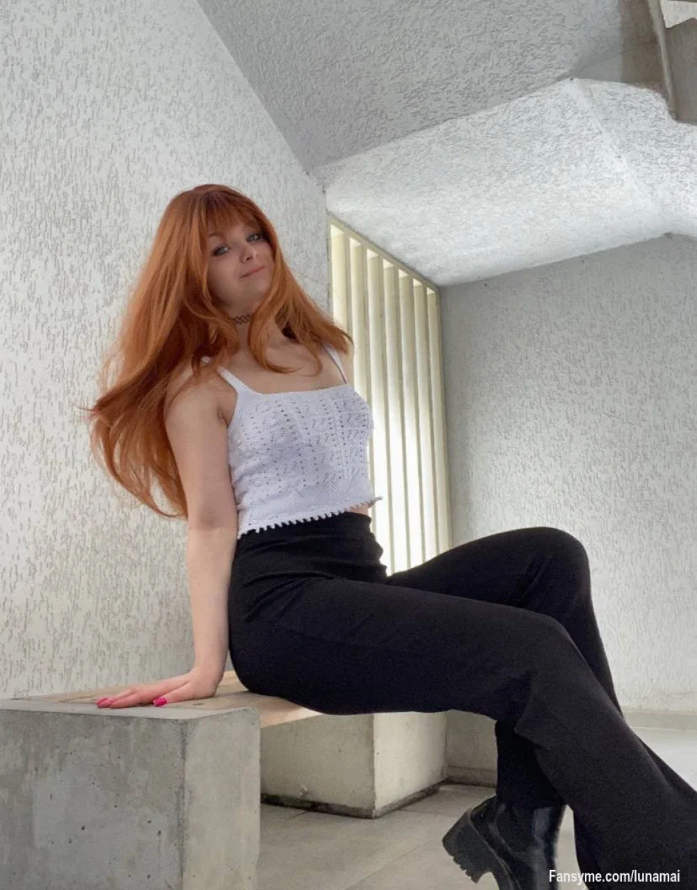 Ich spiele die Unschuldige. Ziemlich gut sogar. 💄😈 Was würdest du mir jetzt ins Ohr flüstern?