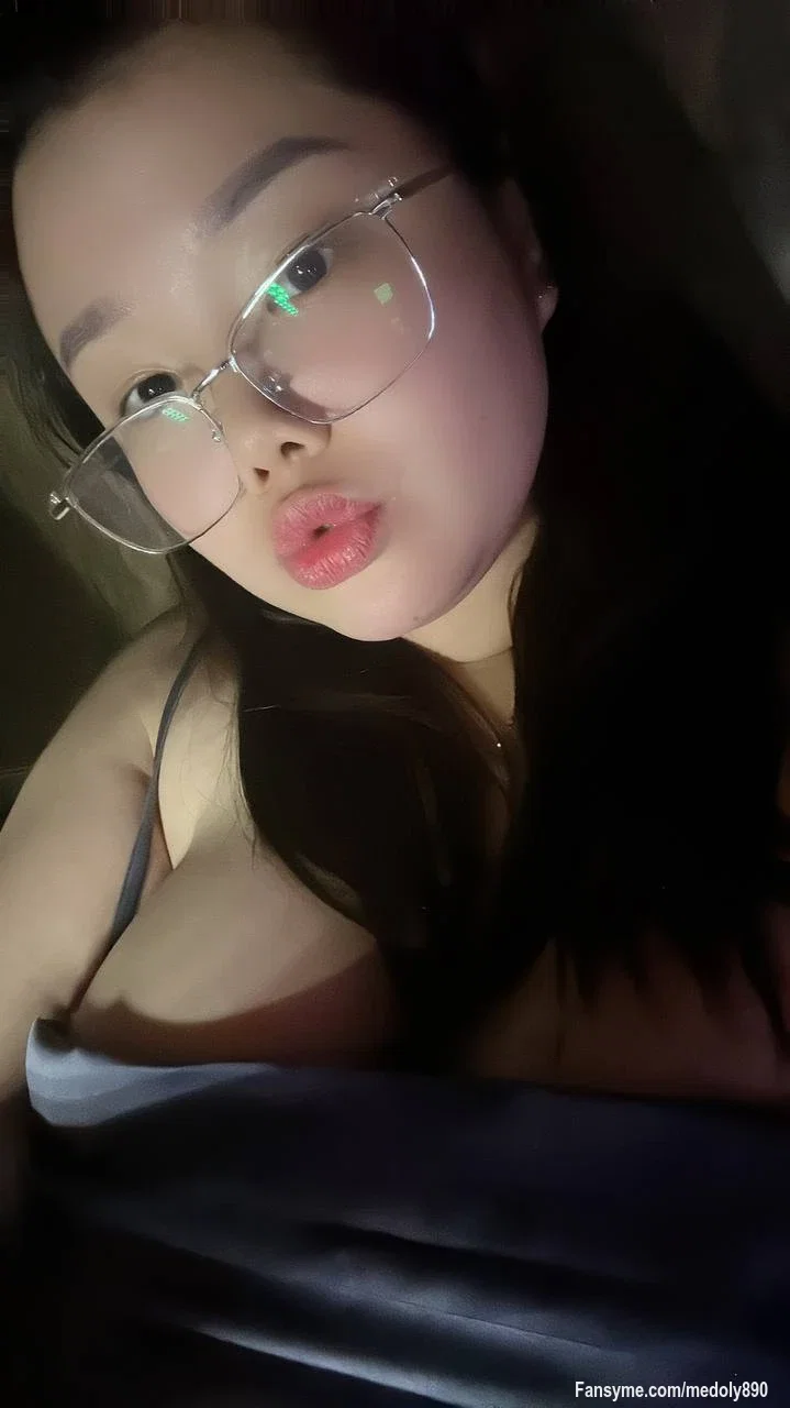 Hi everyone, I'm new here. I stream live here every day, please come and join me!