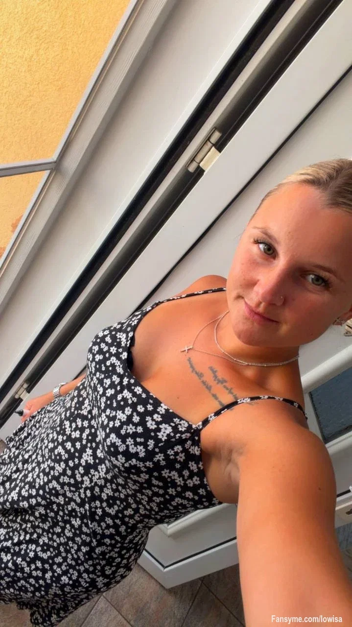 Heut mal im Kleidchen für dich 😜🥵

Da kann man schonmal einen Blick riskieren was drunter steckt 😈😏🔥
