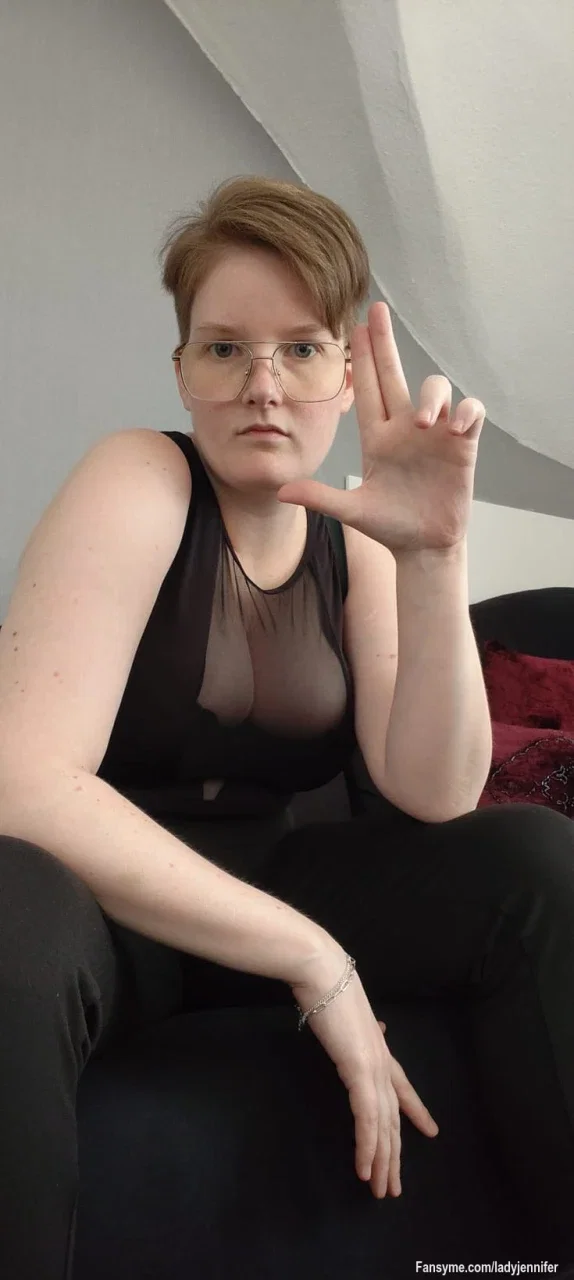 Hii - Lady Jennifer hier 💋

Unter meiner Kontrolle und Führung, wünschst du dir Aufmerksamkeit von mir. 
Ich sehe dich als Loser, als Nichtsnutz und jemand, der ein Versager- Sklave ist und eine Erziehung von mir braucht. 👢

Alle deine Geheimnisse wirst du mir Preisgeben, denn du fällst auf meine Fallen rein. 😁
Du bist ein Dummkopf und Bedürftiger. 
Ein Bedürftiger Sklave, der für ein bisschen Aufmerksamkeit alles macht, was ich will. 😏

#ladyjennifer #femdom #findom #sklave #demütigung #erniedrigung #loser #erziehung #strenge #kontrolle #führung #dirtytalk #CEI #wixxanleitung #anweisungen #fetisch #füße #fußfetisch