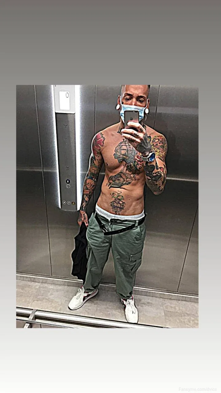 Hey people. Ich bin neu hier und hab Bock mich so richtig auszutoben und euch natürlich an jeder dreckigen versautheit teilhaben zu lassen 😏 Abonniert mich wenn ihr so wie ich, keine Grenze kennt 🤤