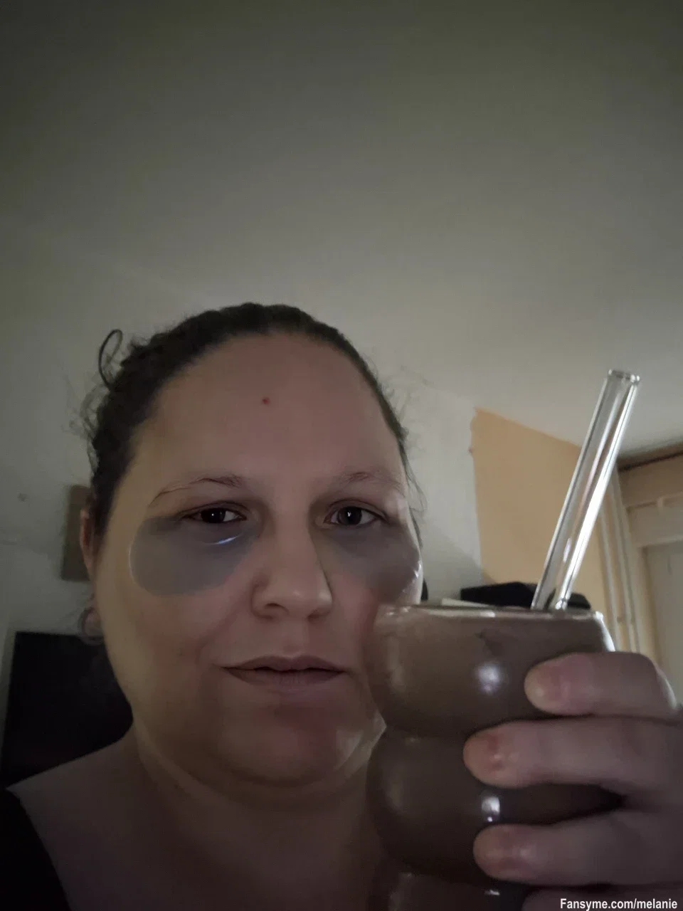Guten Morgen 
Ich trinke jetzt erst mal  ein leckeres shake  und danach könnte ich ein wenig kuschel Einheiten gebrauchen  😍
