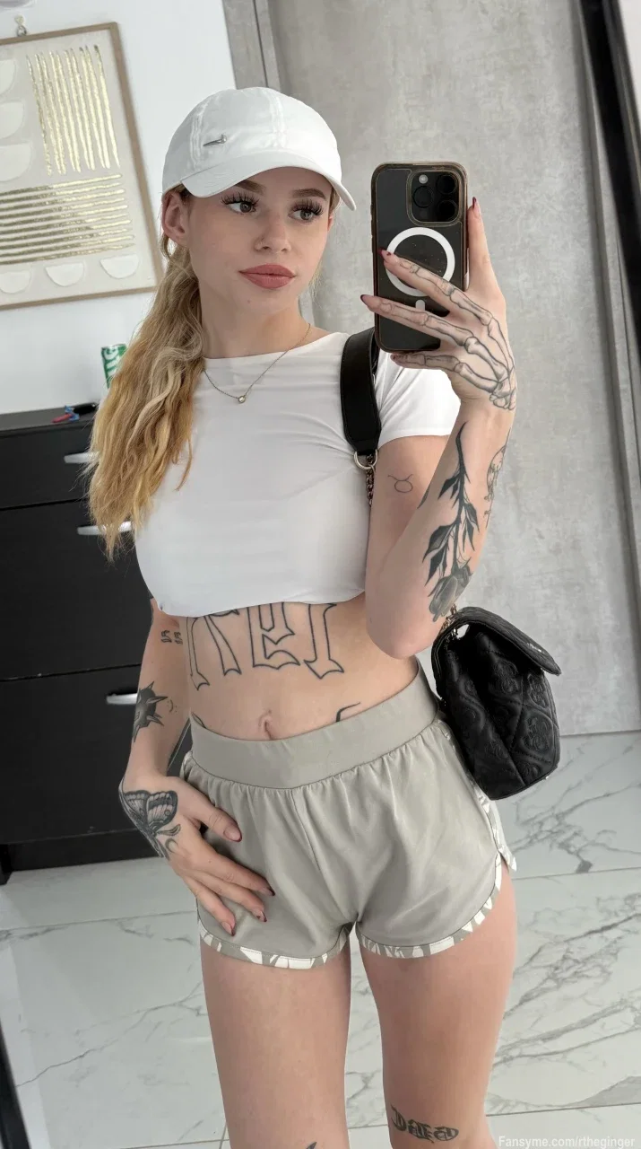 Bist du noch hier?
#german #teen #young #ginger #redhead #inked #tattooed #petite #skinny