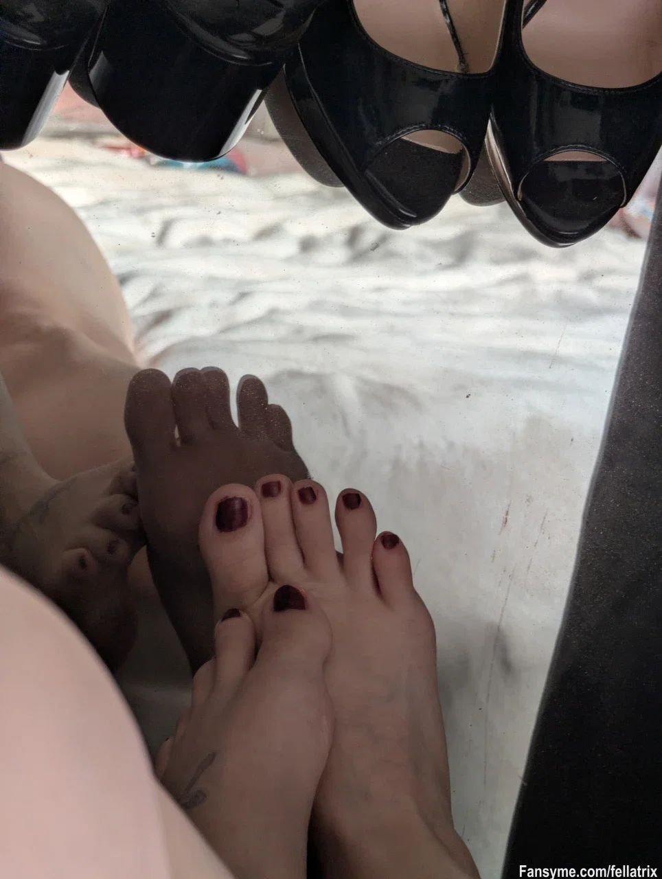 Guten Morgen 🥰 Kaffee und Fußmassage wären eine wundervolle Kombination. Was meinst du dazu?
Good morning 🥰 Coffee and a foot massage would be a wonderful combination. What do you think?