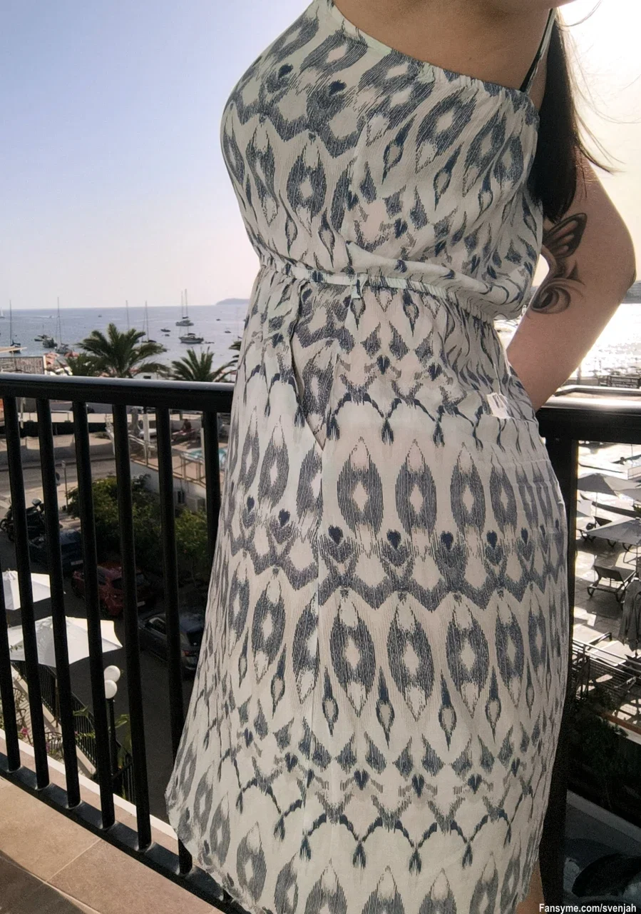 Schöne Grüße aus dem Urlaub ❤️

#sexy #boobs #kleid #solo #entspannen #single #cute #body #titten #tits #hot