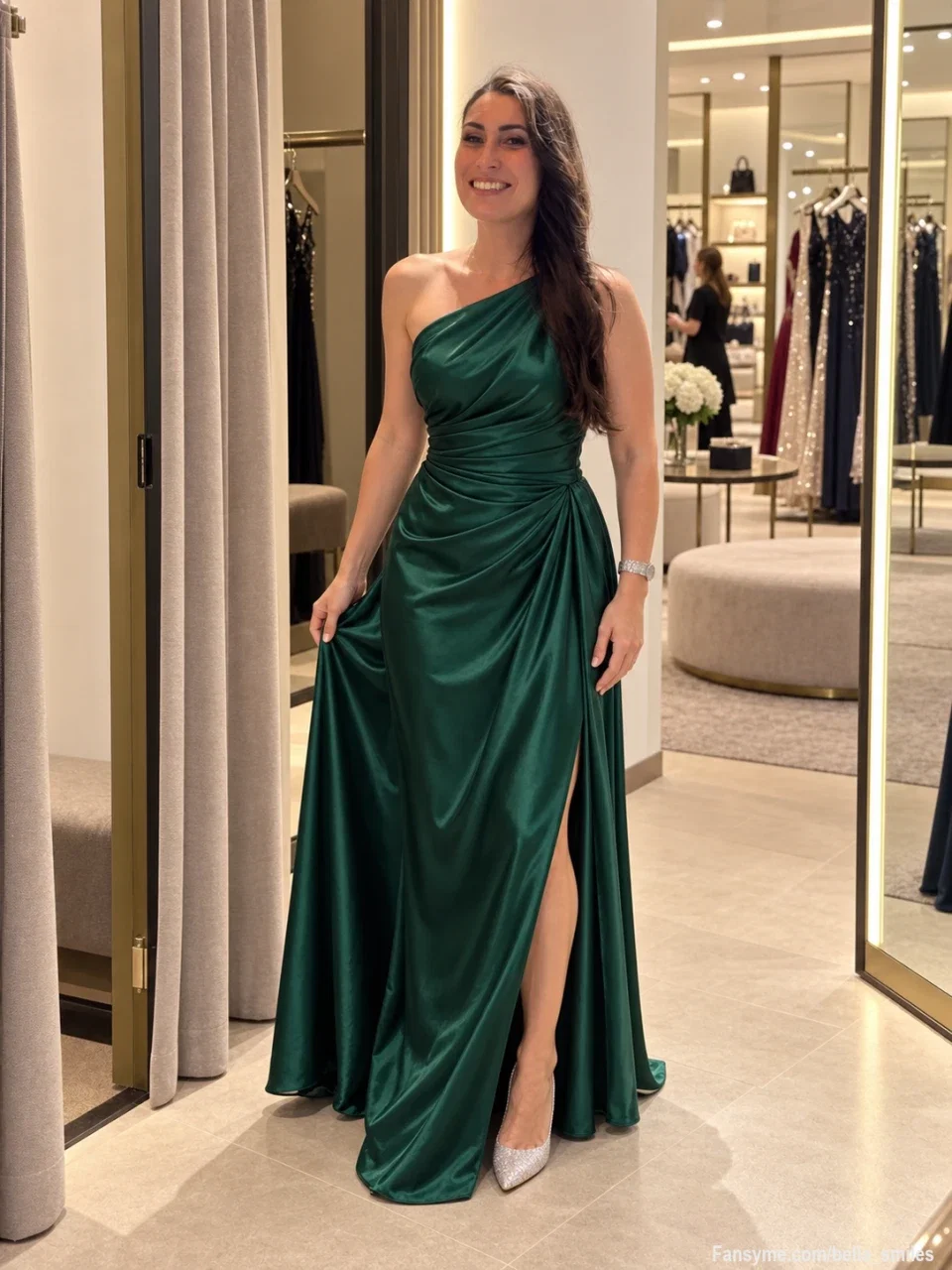 Ein Fan hat mich zum Shoppen geschickt… 🛍️👗💋

Also durfte ich mich einmal quer durch die Abendkleider probieren – von kurz & verspielt bis zur großen Robe ✨😏

Und das Beste: Eines dieser Outfits hat er mir tatsächlich spendiert. 🥰

Jetzt bist du dran:
Welches glaubst du ist es geworden? 👀
💙 Türkis | ✨ Gold | ❤️ Rot | 💜 Violett | 💙 Dunkelblau | 💚 Grün

Schreib deinen Tipp in die Kommentare… vielleicht löse ich später auf, wer mich am besten einschätzen kann. 😏💋

Und falls du mich auch mal in etwas ganz Bestimmtem sehen möchtest: Meine Outfit-Wünsche darfst du mir natürlich jederzeit schicken. 👗🔥

#dress #eveningdress #fashion #shopping #outfit #style #fashionstyle #dressup #glamour #elegant #highheels #heels #fashiongirl #model #gift #wishlist #german #deutsch