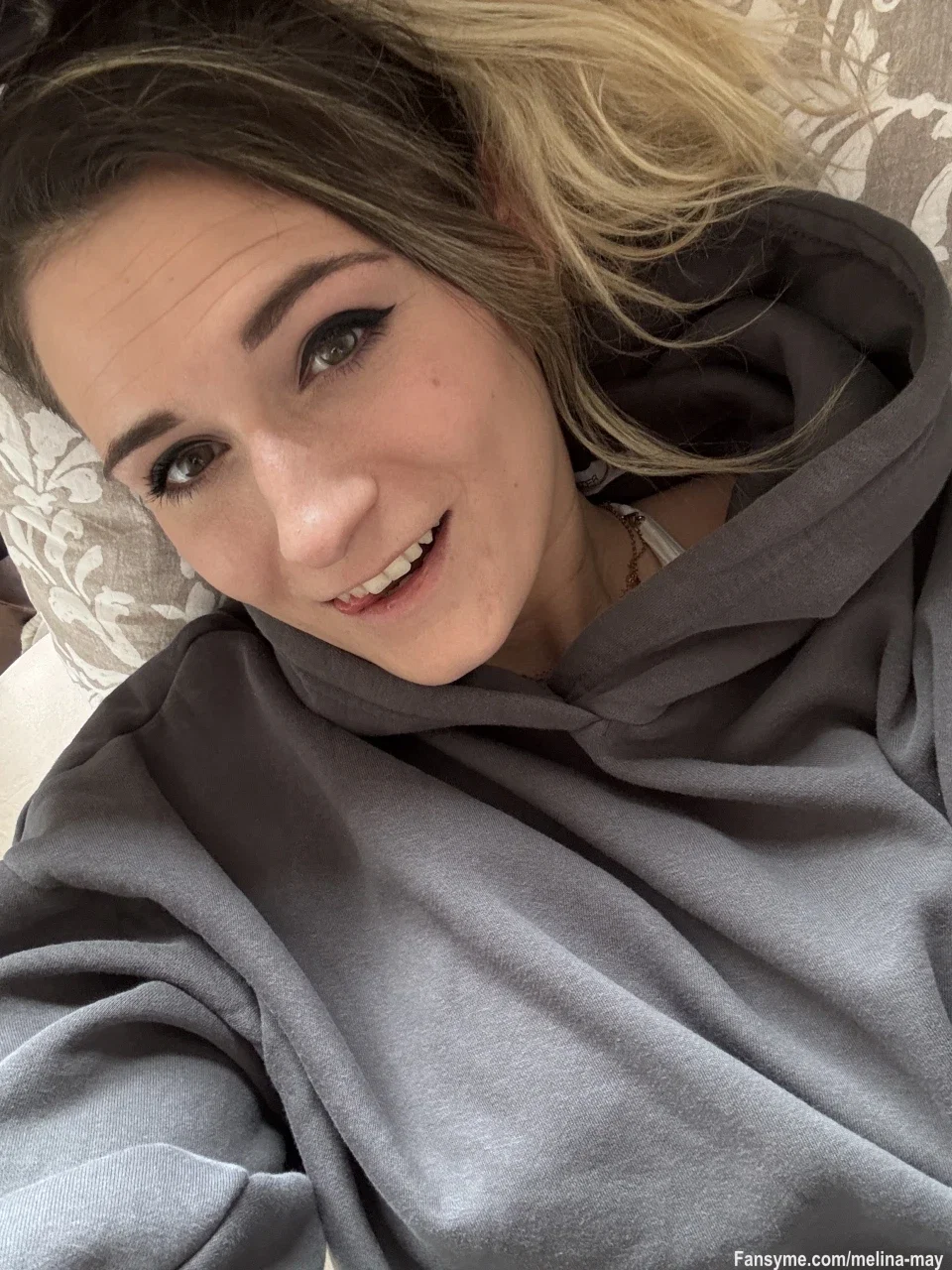 Samstag ❤️

Heute wird entspannt… naja, zumindest ist das der Plan. 😂

Ich habe gerade ein paar Sachen für Barcelona vorbereitet und dabei schon wieder viel zu viel Content produziert.

Ich glaube, mein Koffer wird am Ende hauptsächlich aus Outfits bestehen. 😅
