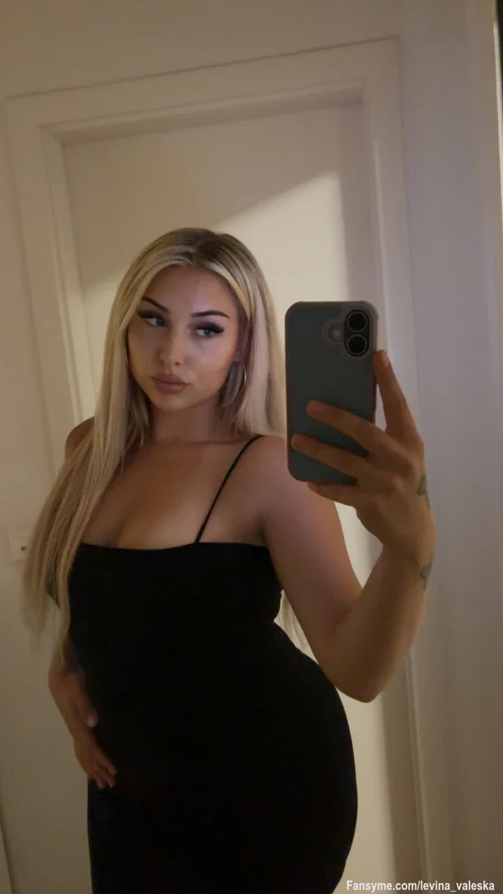 Ich bin online… bis gleich? 👀
#german #blond #horny #bigboobs #boobs #bigass #juicy
