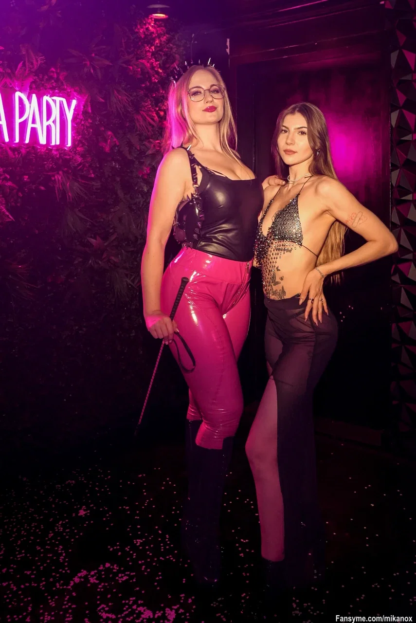 Life is a party 🩷

Kennst du eigentlich schon das heiße Video mit Lilkitty Eila und mir? 😈 Schreib mir wenn du es sehen willst 🫦