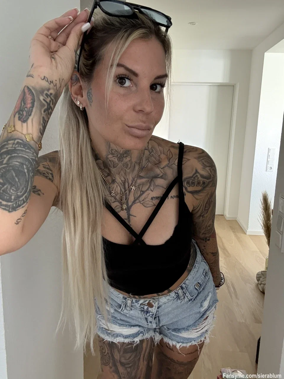 Kleiner Vorgeschmack, mehr im Chat 🔥
#german #blonde #pretty #sexy #horny #ass #boobs