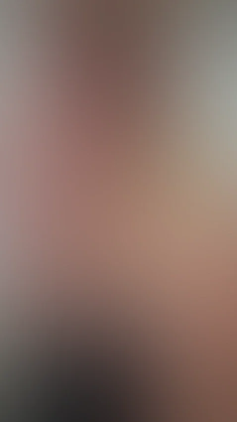 „Wie viele freche Gedanken passen eigentlich hinter so ein unschuldiges Lächeln?“