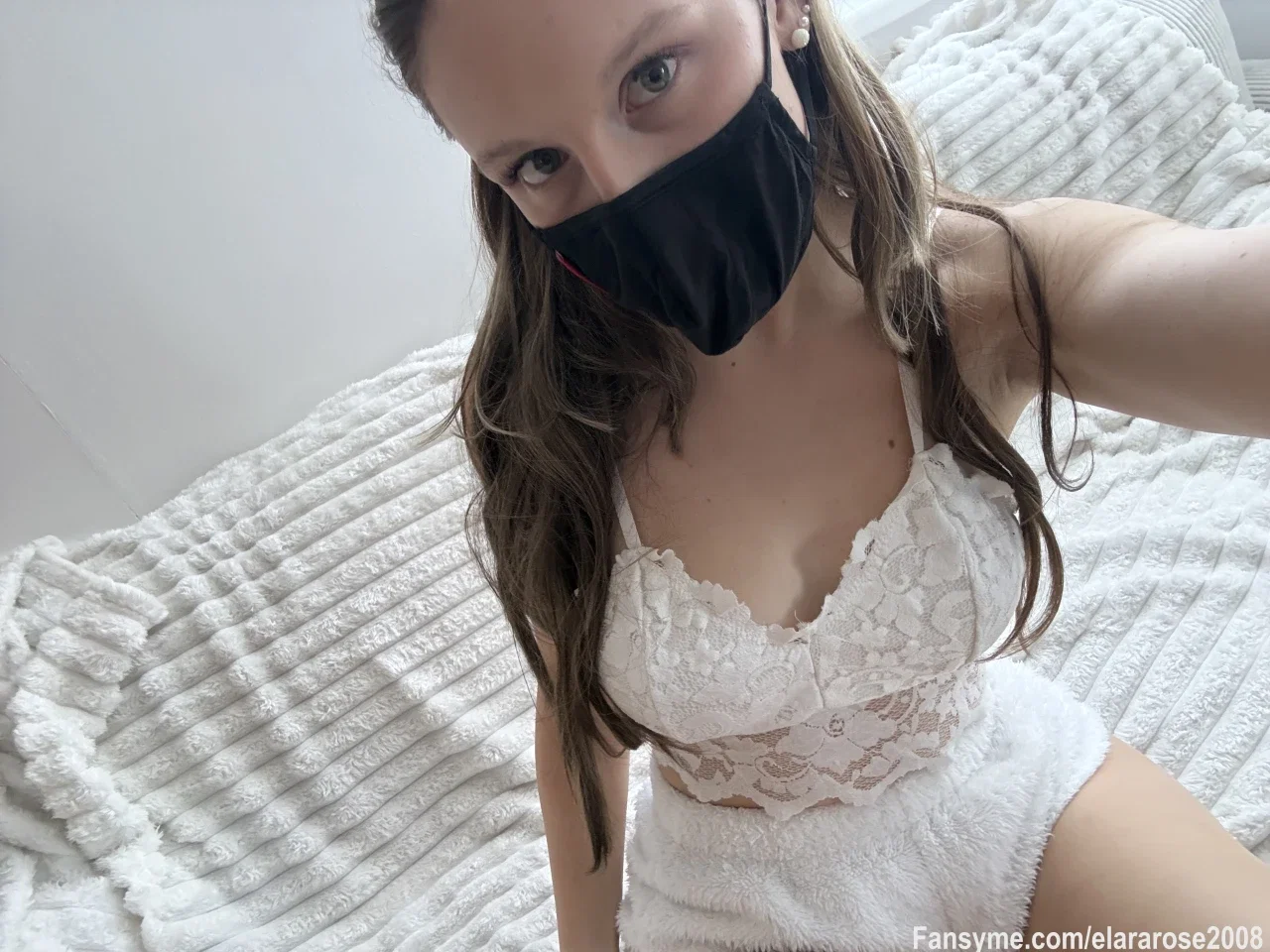 Schnurli schläft, ich bin allein und gelangweilt… du weißt, was du jetzt tun solltest 😉
#teen #young #sexy #foryou #ass #blond