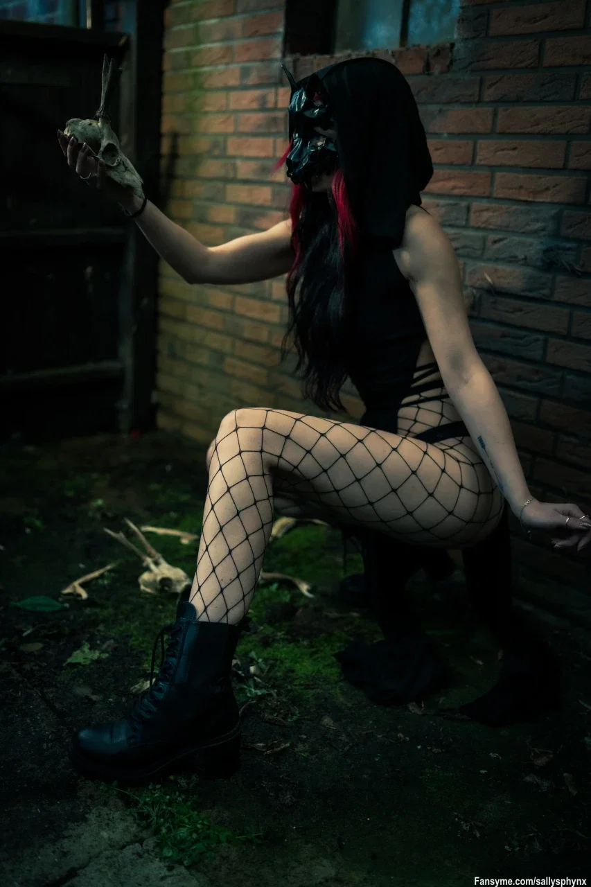 🎃😈 Morgen ist Halloween … aber ich bin heute schon auf der Suche nach meinem ersten Opfer. 🖤
Traust du dich? 😈
Dann lass ein Abo da 🔥

🎃😈 Tomorrow is Halloween… but I’m already on the hunt for my first victim today. 🖤
Do you dare? 😈
Then hit that subscribe button 🔥