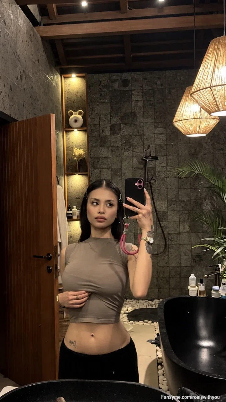 Come title closer… I want your attention tonight 🤍
Tell me honestly, which photo would you save for your self ? 1,2 or 3 ?
#Bigboos #Asian